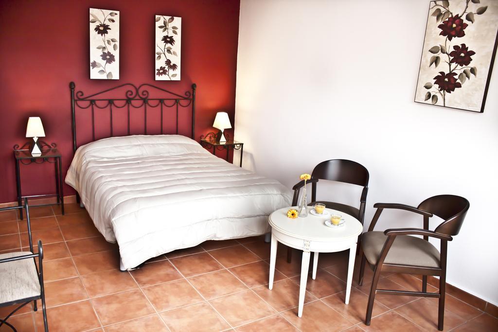 אורגיווה Cortijo Puerta Casas Rurales חדר תמונה